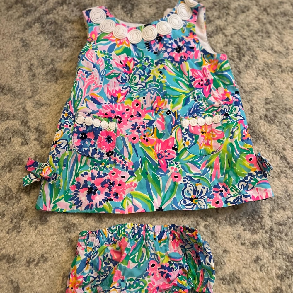 Super cute LILLY PULITZER baby girl dress with bottoms.